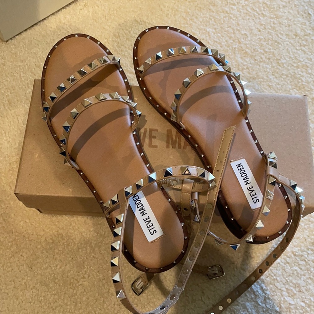 NWT Steve Madden Travel tan sandals
